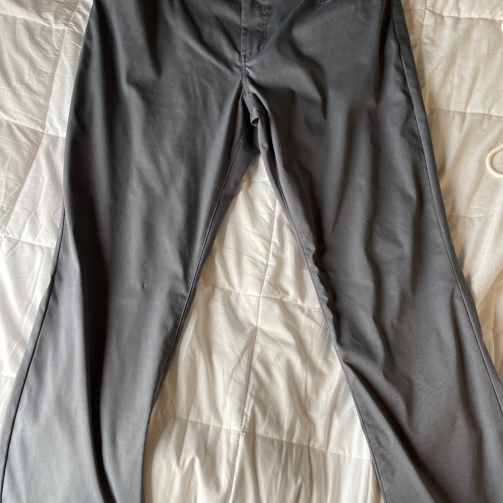 Travis Matthew open to close pants